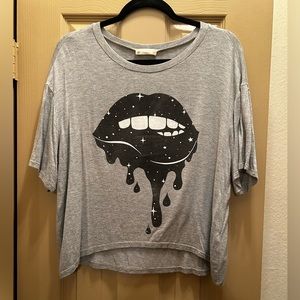 Gray Altar'd State Lips Graphic Cropped Tee